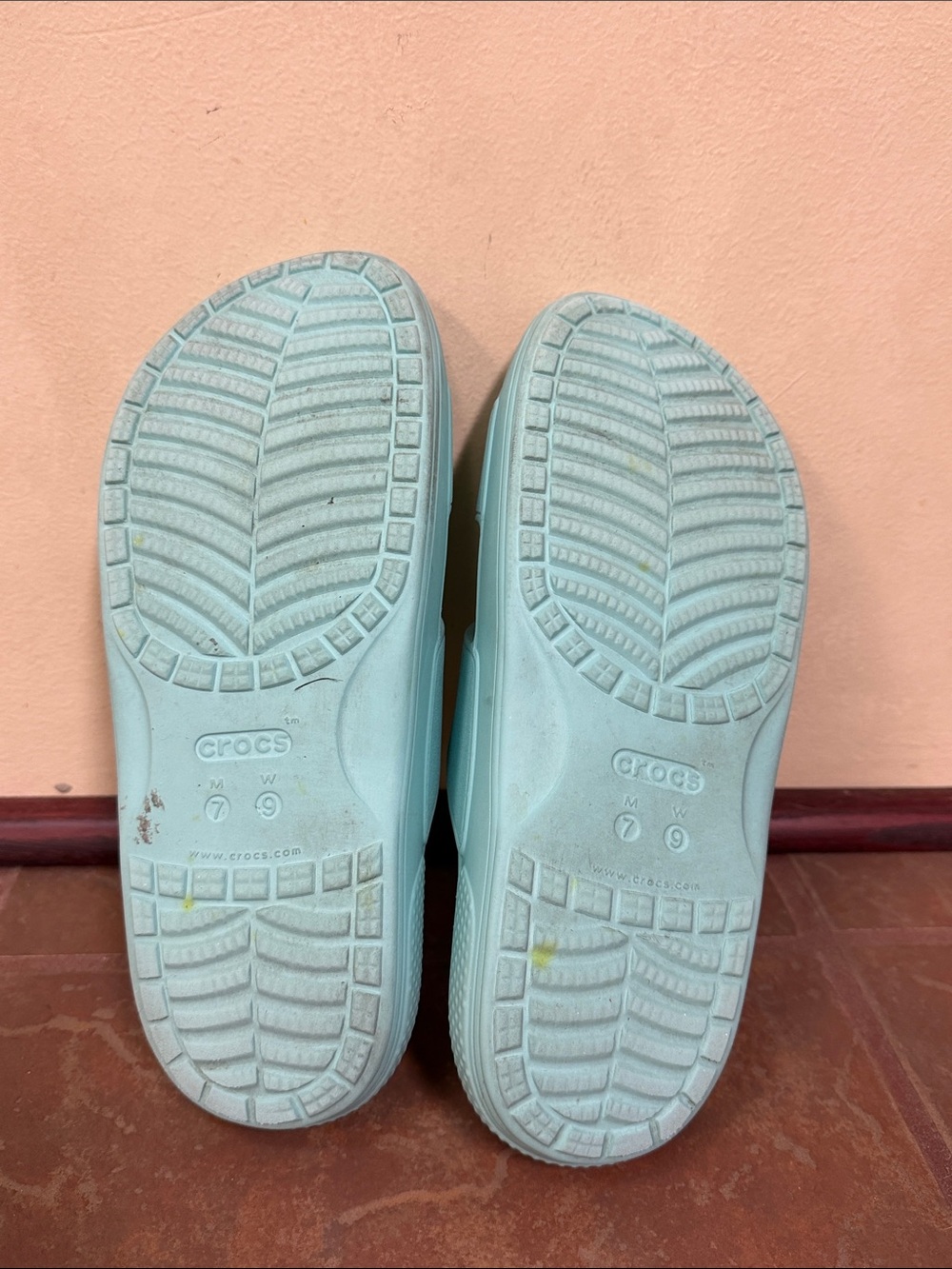 Crocs Iconic Slides - Picture 3 of 3
